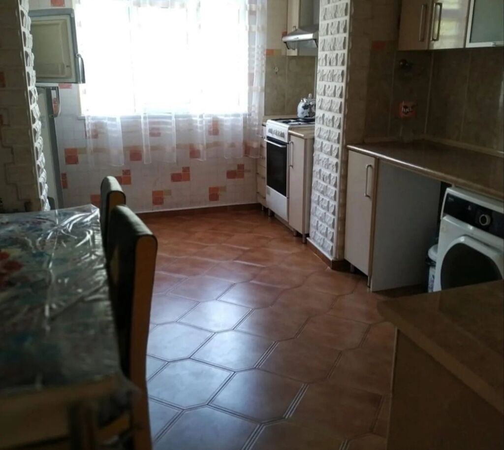 Ev kirayedir.Azadliq metrosuna yaxin ayaqla gedib gelmek olur Cox — Mənzil, Bakı (5)
