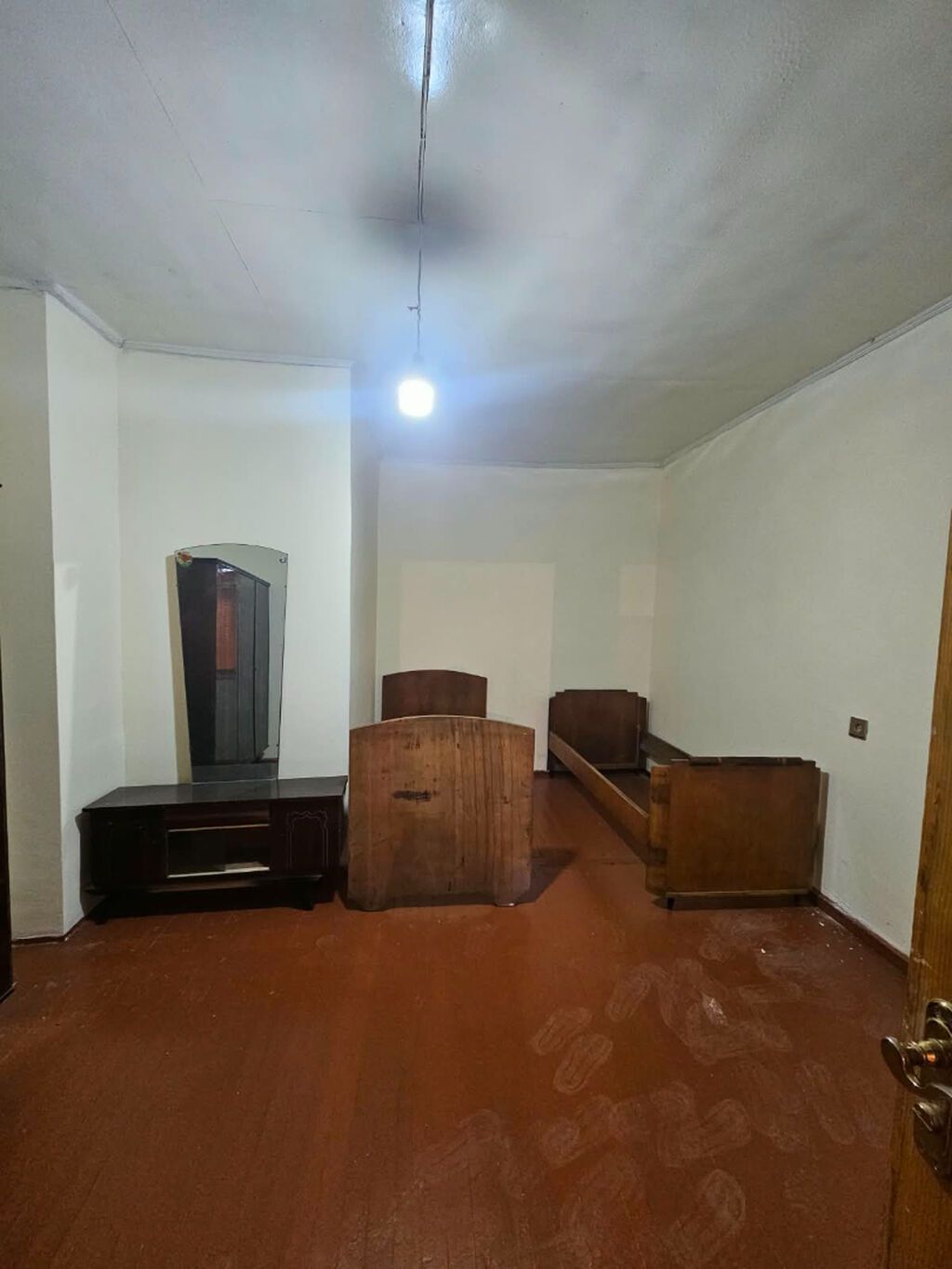 Qara qarayev metrosuna yaxın həyət evi kirayə verilir Qara — Ev, villa, Bakı (7)