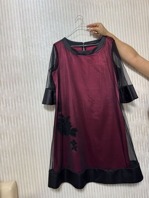 Bordo rəngli zərif qadın donu - Model: A-kəsim, dizə qədər - Rənglər — Bakı