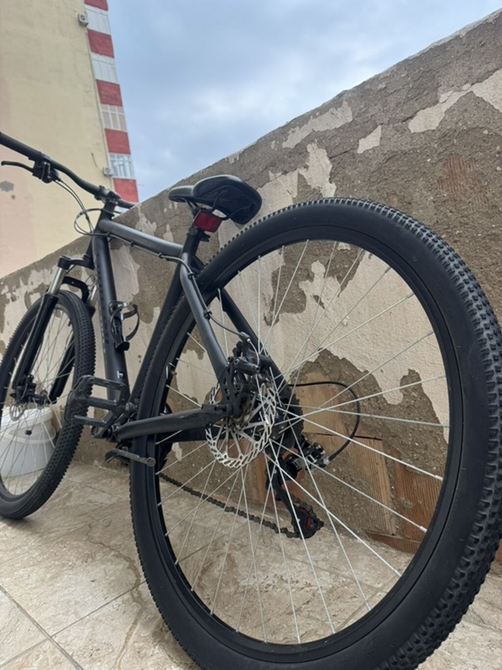 Şəhər və yüngül off-road üçün universal velosiped - Rəng: mat qara — Yol velosipedləri, Bakı (3)