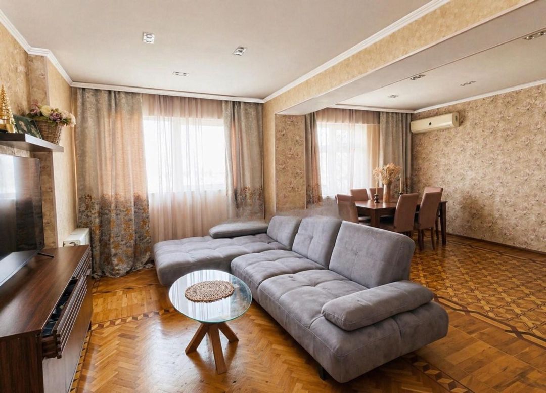 Satılır 4 otaqlı köhnə tikili 105 m² — Mənzil, Bakı (2)