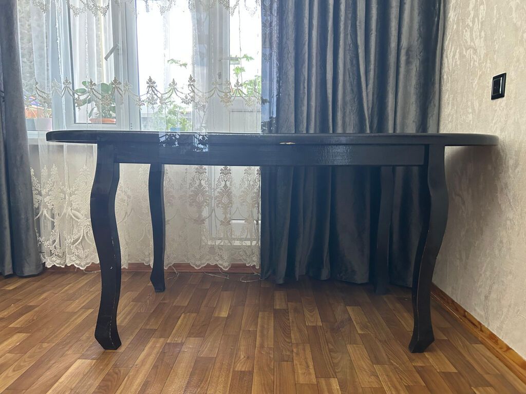 Qonaq masası, İşlənmiş, Açılmayan, Taxta, Oval masa — Masalar, Bakı (2)