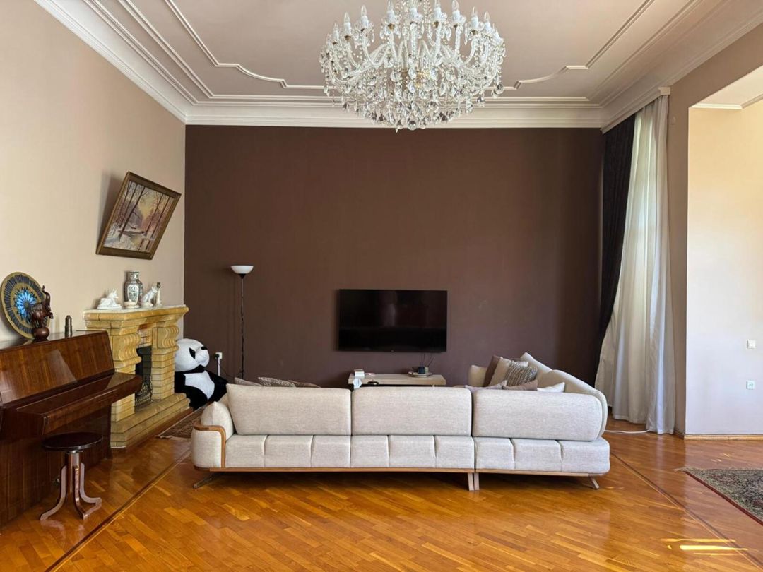 Satılır 4 otaqlı köhnə tikili 200 m² — Mənzil, Bakı (4)