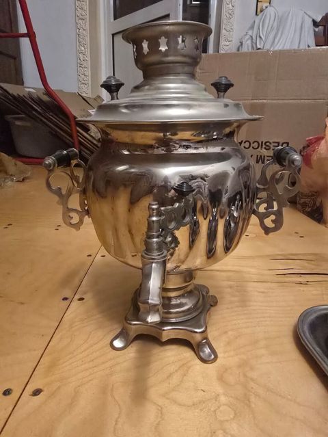 Metal samovar – klassik rus üslubu - Material: cilalanmış metal — Rizvan