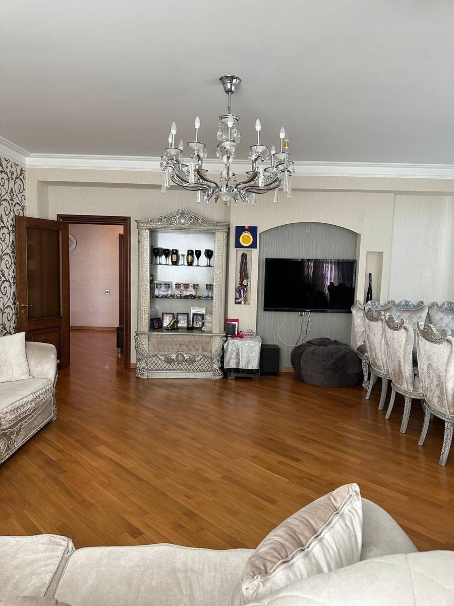 Satılır 4 otaqlı yeni tikili 220 m² — Mənzil, Bakı (2)