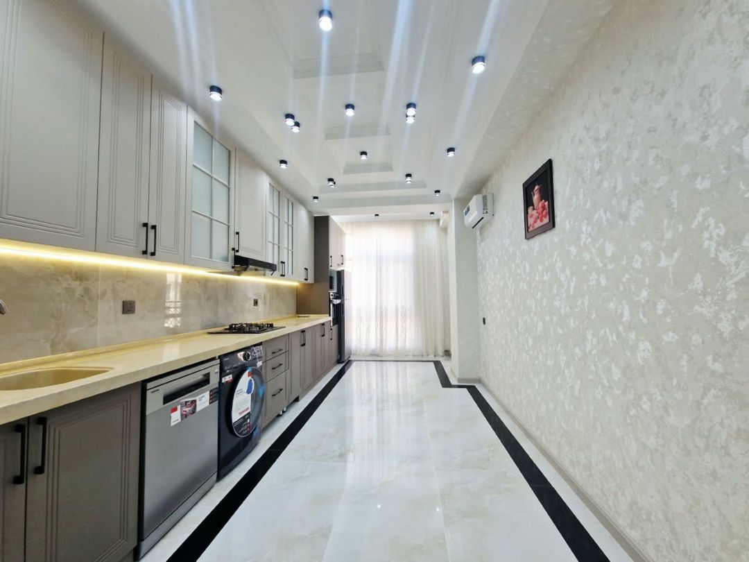 Satılır 3 otaqlı yeni tikili 130 m² — Mənzil, Bakı