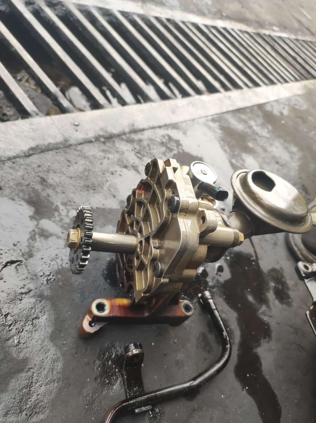 Mühərrik başlığı və əlaqəli hissələr – 4 silindrli, Dohc (iki — Mühərriklər, Gəncə (3)
