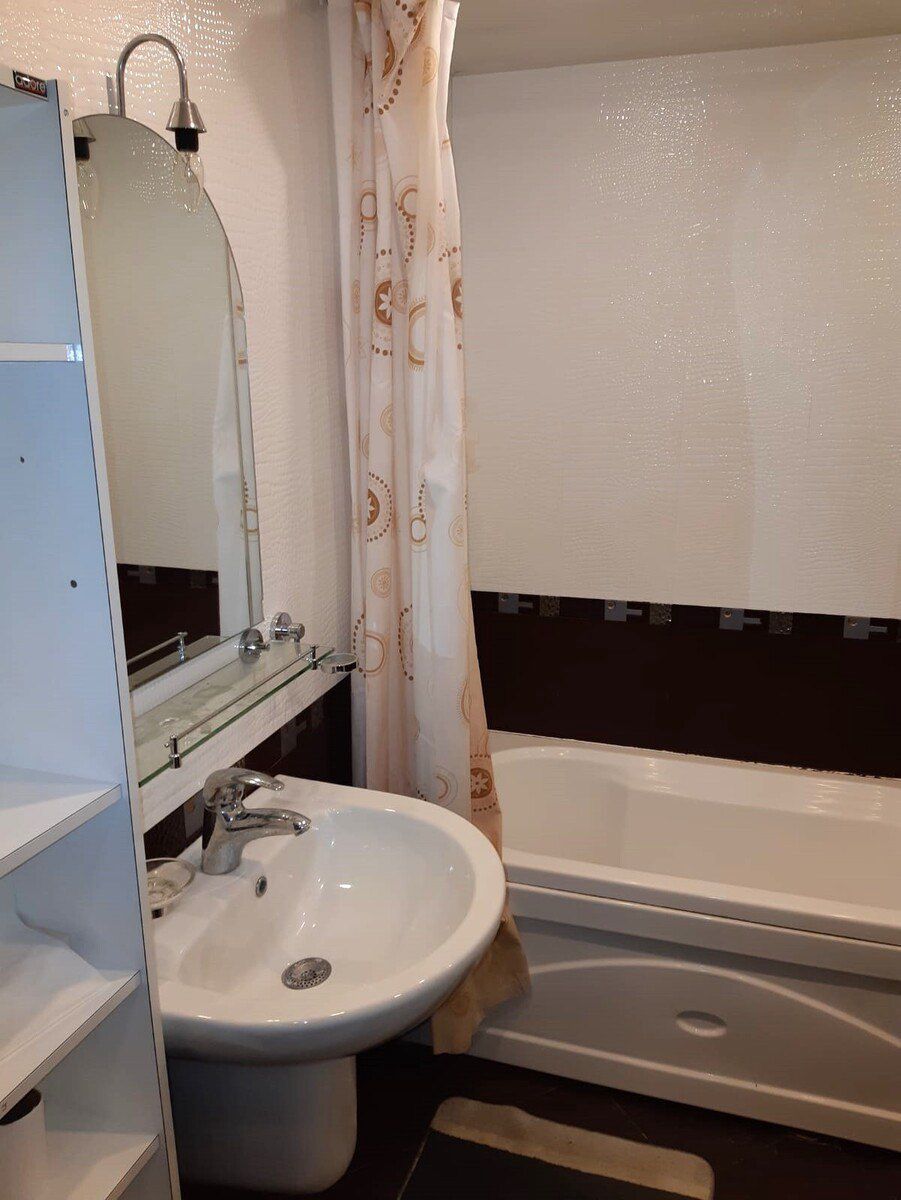 İcarəyə verilir 2 otaqlı köhnə tikili 65 m² — Mənzil, Bakı (9)
