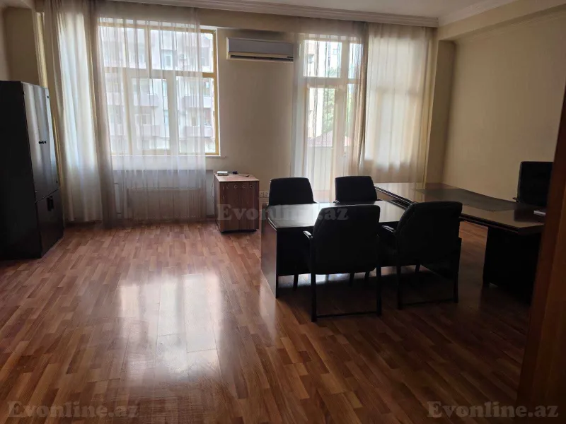 Kirayə verilir 5 otaqlı Mənzil Yeni tikili 180 m² Bakı, Nəsimi r., 28 May m — Bakı