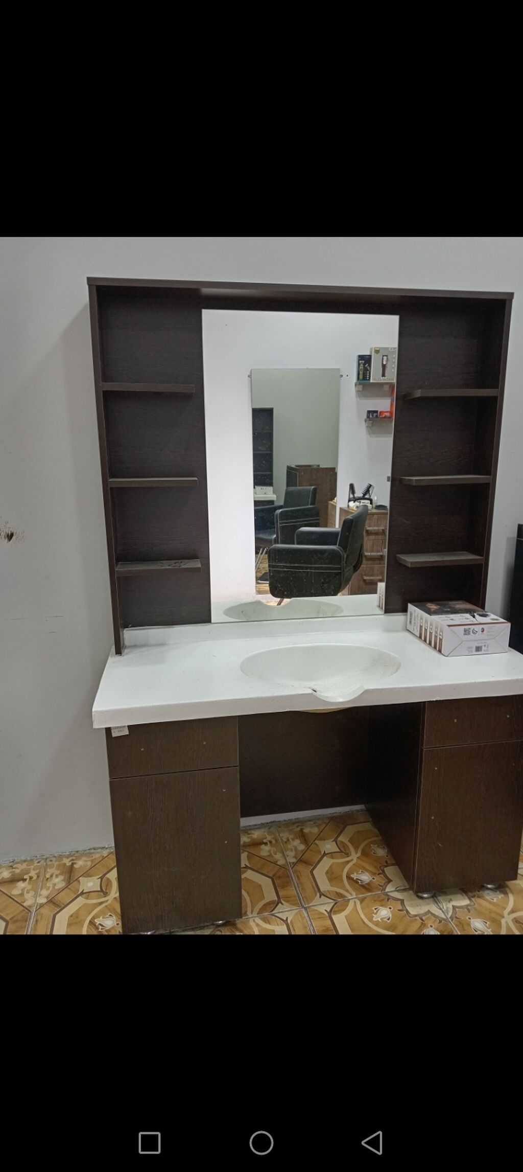Bərbər/salon üçün iş masası və güzgü dəsti az işlənibdir Sumqayitda — Salon mebeli, Sumqayıt (3)
