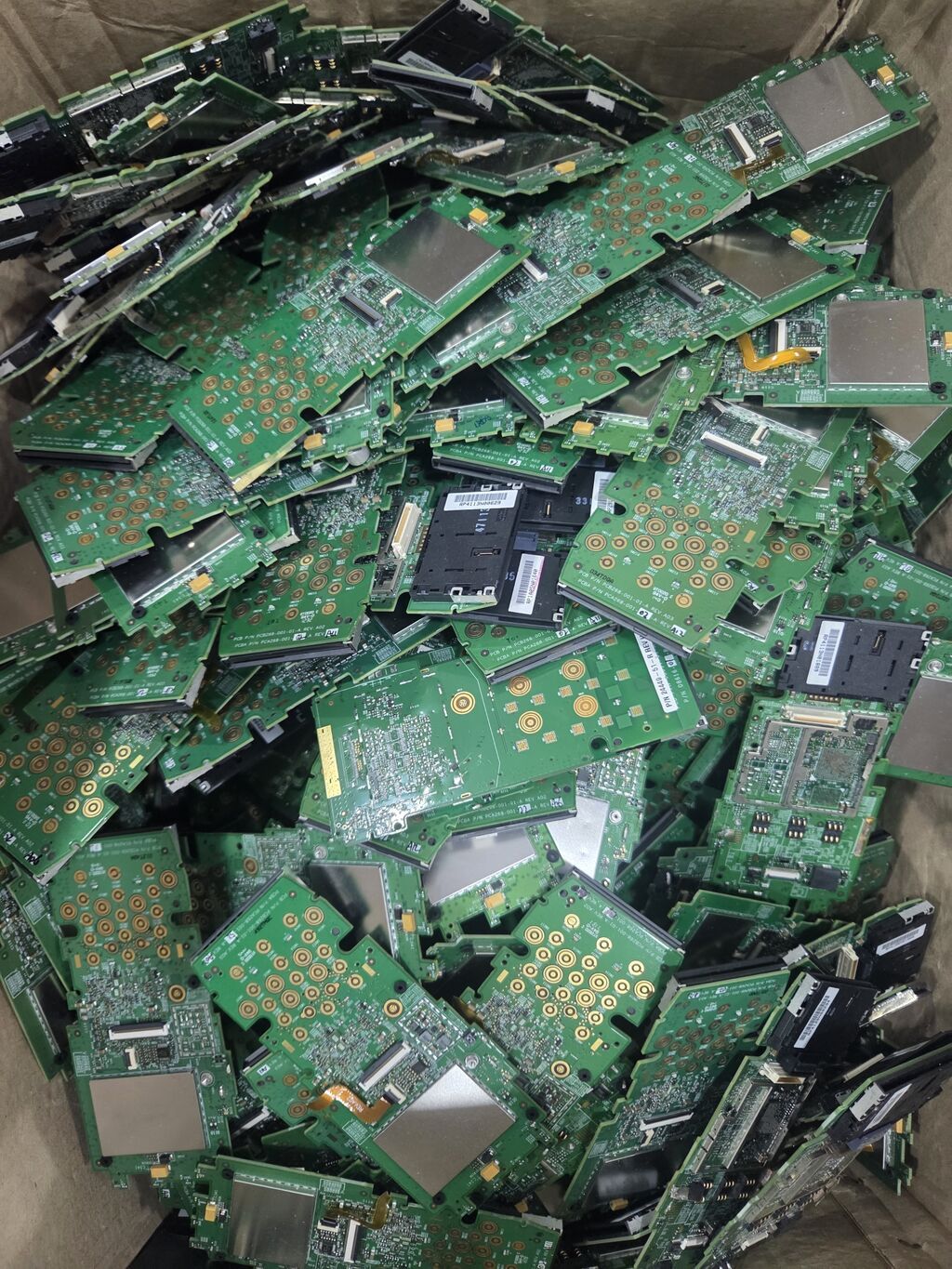 Platalar sxemler her biri 0.50 azn Məhsul: Elektronika üçün müxtəlif — Smartfon ehtiyat hissələri, Bakı