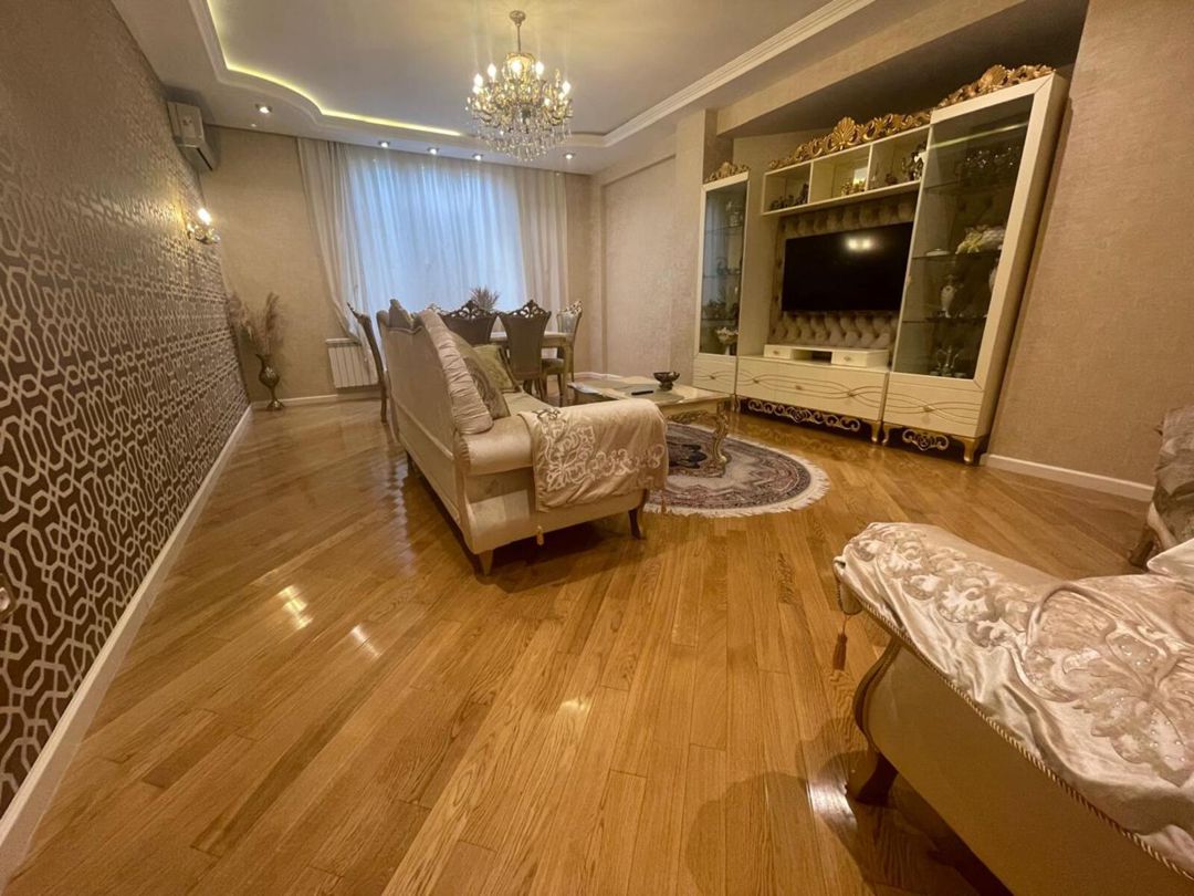 Satılır 5 otaqlı yeni tikili 250 m² — Mənzil, Bakı (6)