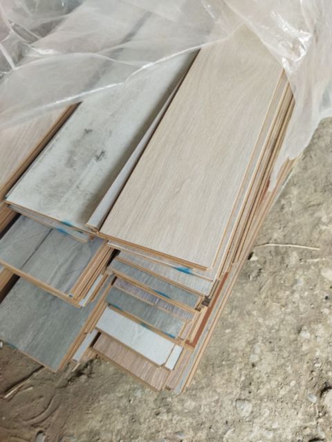 Qarışıq rənglər laminat 3 az təzədir heç istifadə olunmuyub enlidə var — Qobu