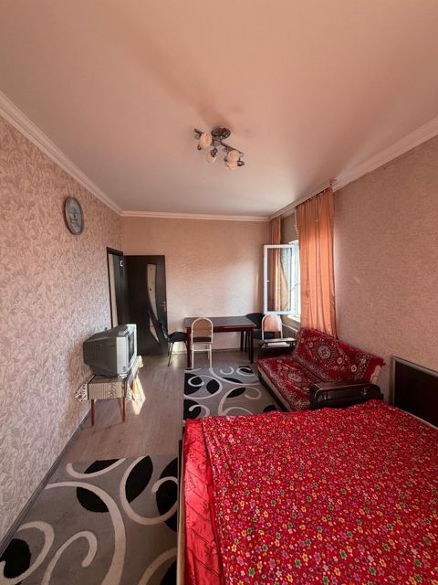 Satılır 1 otaqlı köhnə tikili 40 m² — Bakı