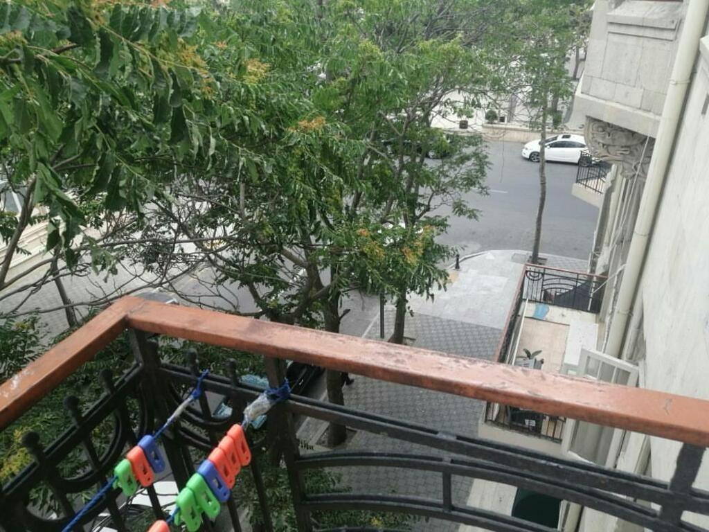 Satılır 2 otaqlı köhnə tikili 55 m² — Mənzil, Bakı (3)