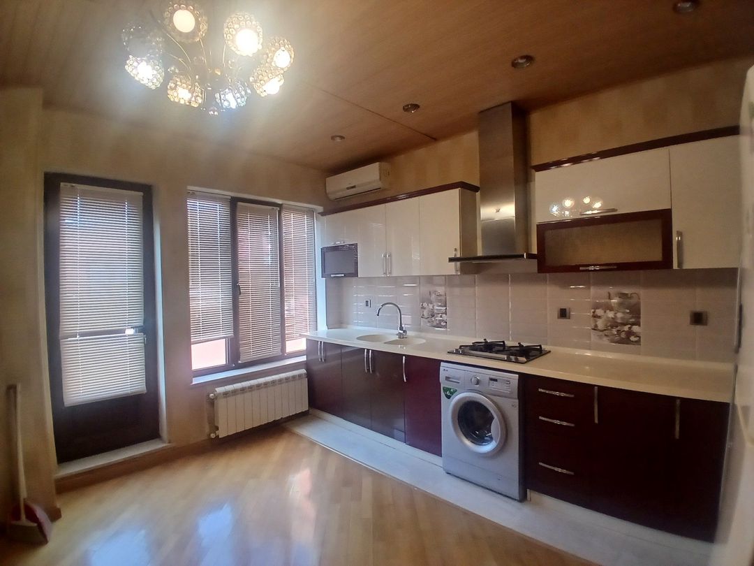 Satılır 3 otaqlı yeni tikili 200 m² — Mənzil, Bakı (5)