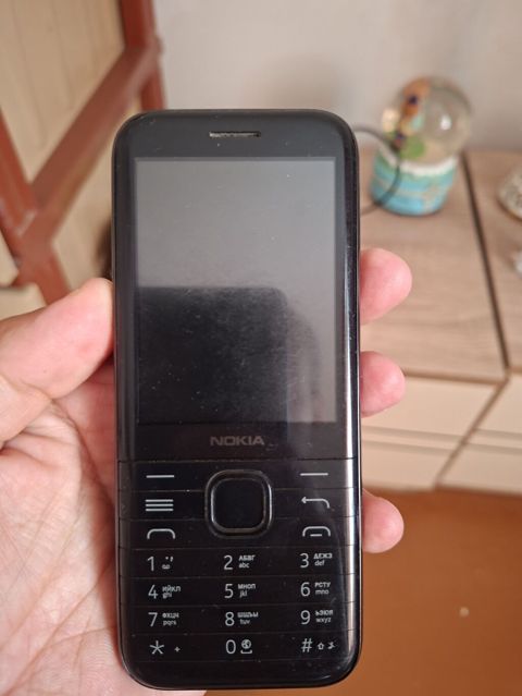 Nokia 8000 4G, 2 GB, rəng - Qara, Düyməli — Bakı