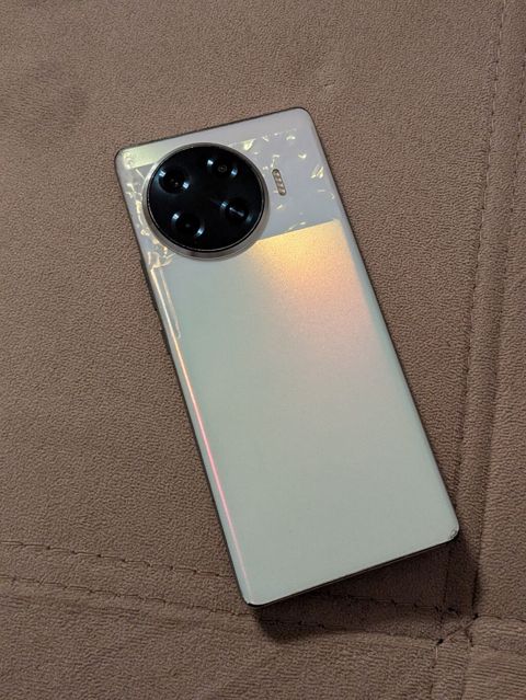Tecno Spark 20 Pro Plus. İdeal telefondur. Heç vaxt ustada olmayıb. 8 — Bakı