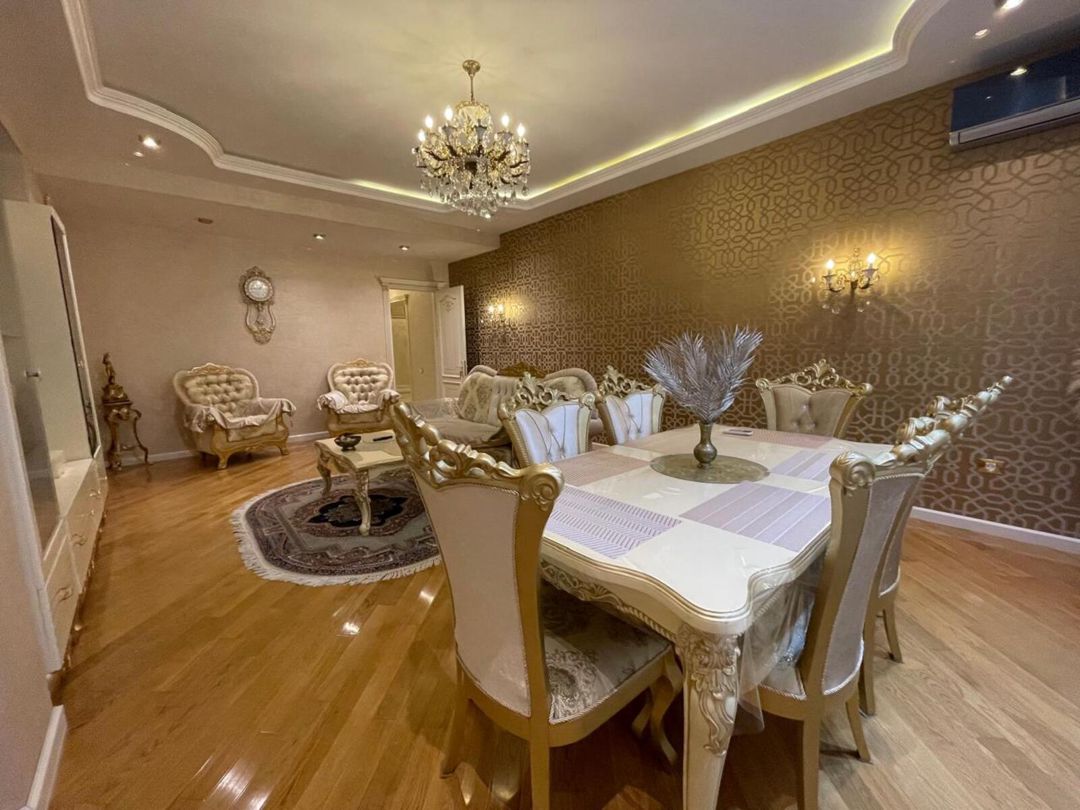 Satılır 5 otaqlı yeni tikili 250 m² — Mənzil, Bakı (4)