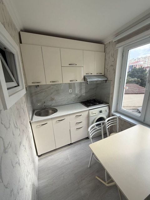 İcarəyə verilir 1 otaqlı köhnə tikili 60 m² — Bakı