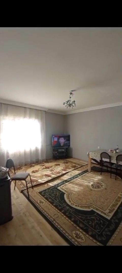 3 otaqlı fərdi yaşayış evi — geniş və işıqlı - Zal: böyük pəncərəli — Güzdək