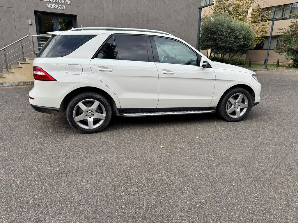 Mercedes ML 350 4MATIC, 3.5 L, 2013 il, 165 000 km 10-NR-989 — Avtomobillər, Bakı (5)