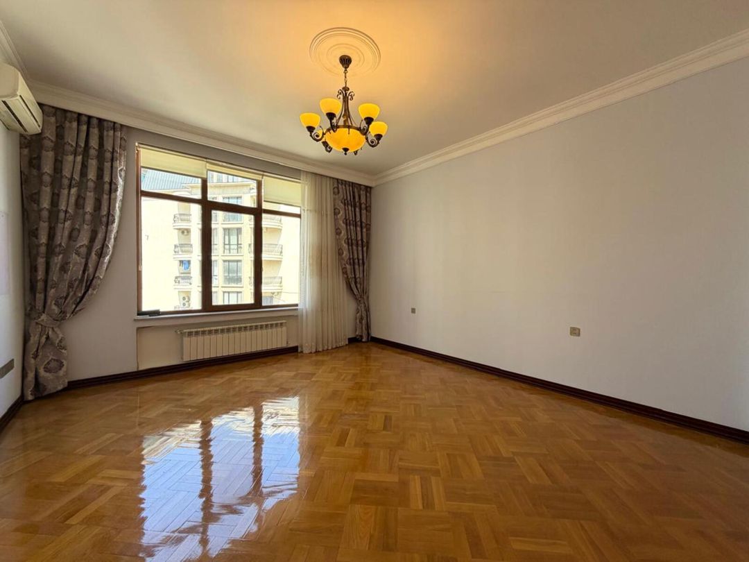 Satılır 4 otaqlı yeni tikili 208 m² — Mənzil, Bakı (5)