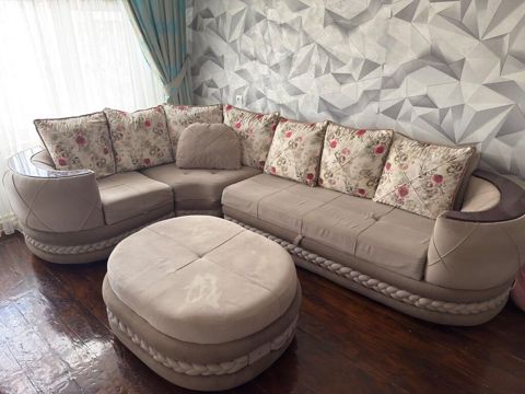 Künc divan. Satılır 250 azn. Açılır, bazalıdır. Ünvan Əhmədli (SemaG) — Mehdiabad