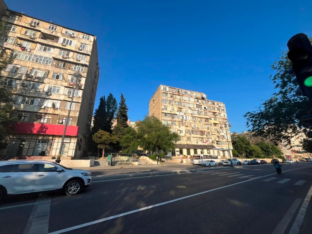 Satılır 2 otaqlı köhnə tikili 44 m² — Mənzil, Bakı (2)