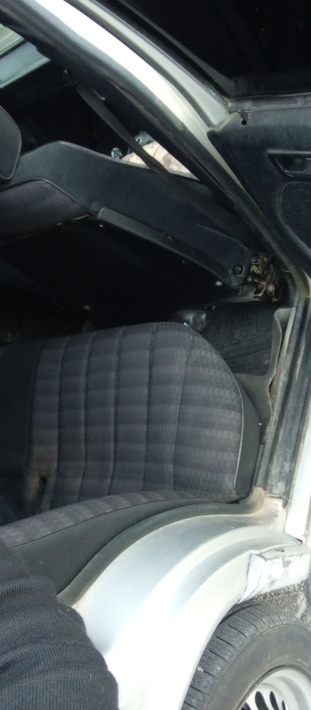 Mercedes-Benz 190 (W201) sedan - Kuzov: 4 qapılı sedan, gümüşü rəng — Avtomobillər, Masazır (8)