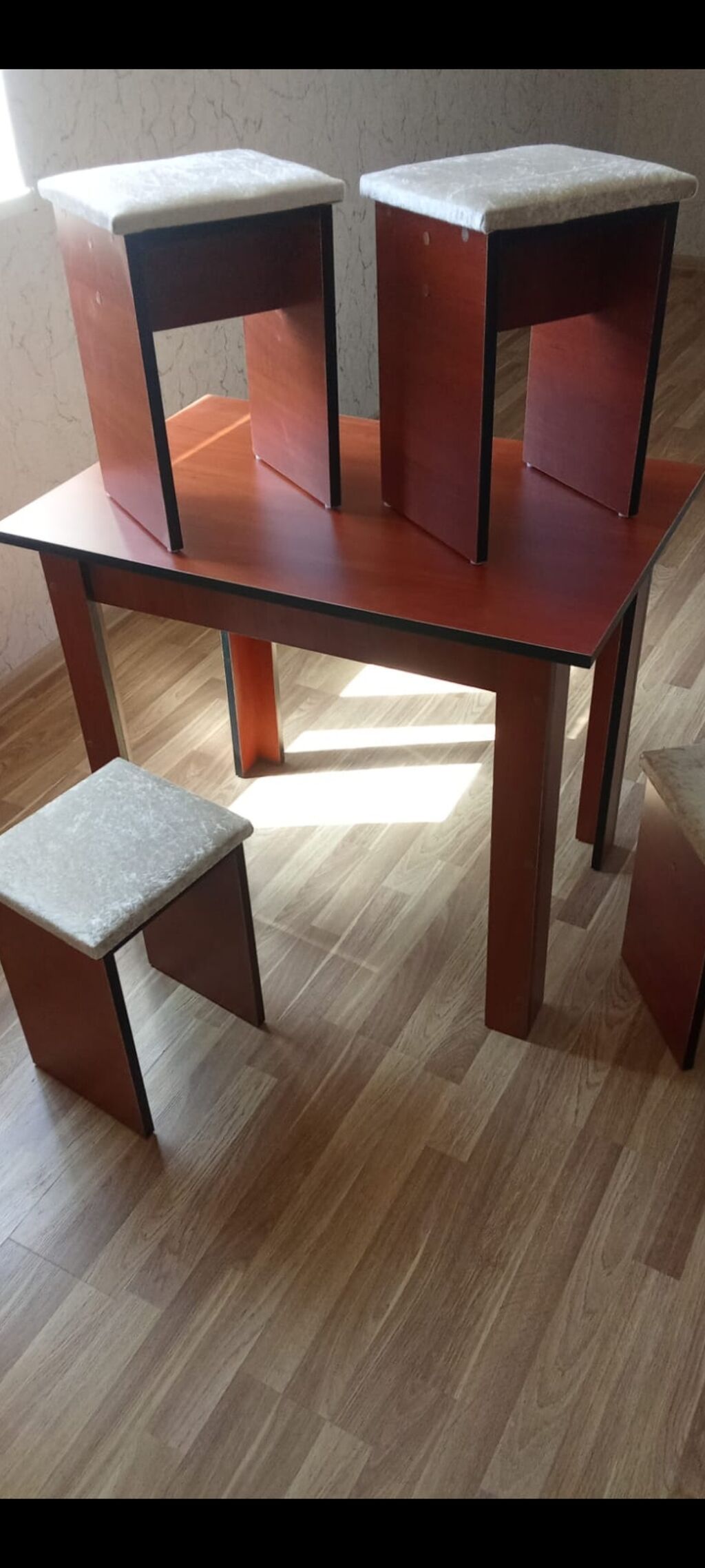 Mətbəx üçün, Yeni, Açılmayan, Dördbucaq masa, 4 stul — Masalar və stullar, Qobu