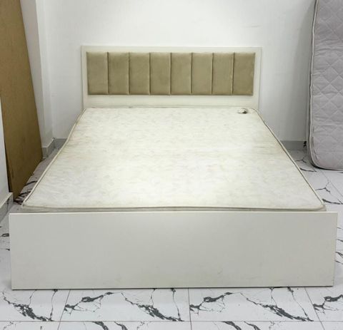 Taxt satılır 155₼. yaxşı vəziyyətdə Ünvan Savalan Zeyno — Bakı