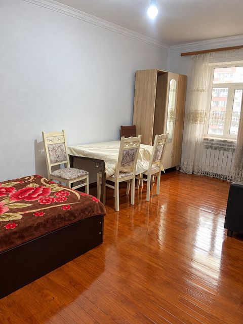 İcarəyə verilir 2 otaqlı köhnə tikili 60 m² — Bakı
