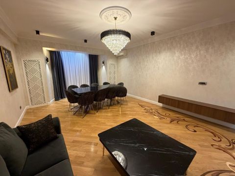 Satılır 3 otaqlı yeni tikili 141 m² — Bakı