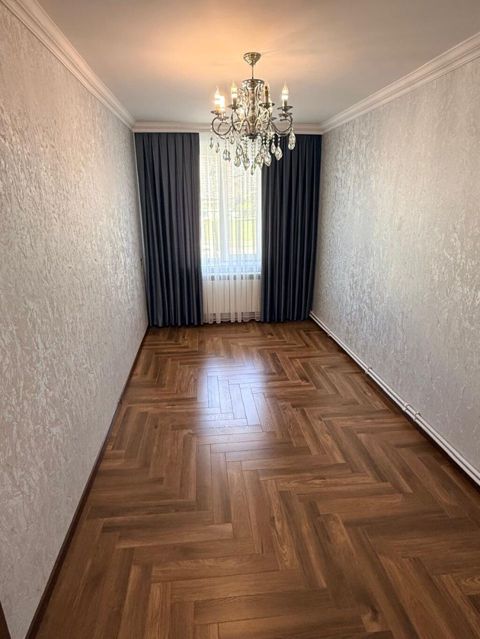 Bakı, 3 otaqlı, Köhnə tikili, 75 kv. m — Bakı