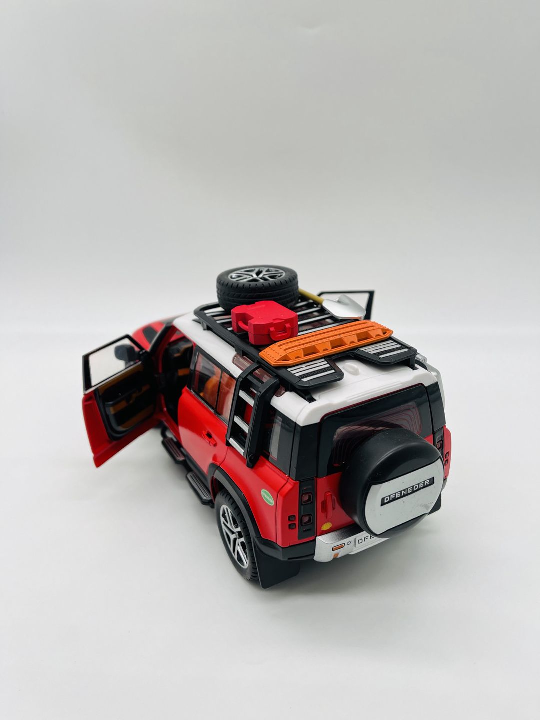 Maşın Range Land Rover Defender, metal, qırmızı — Mallar, Bakı (2)