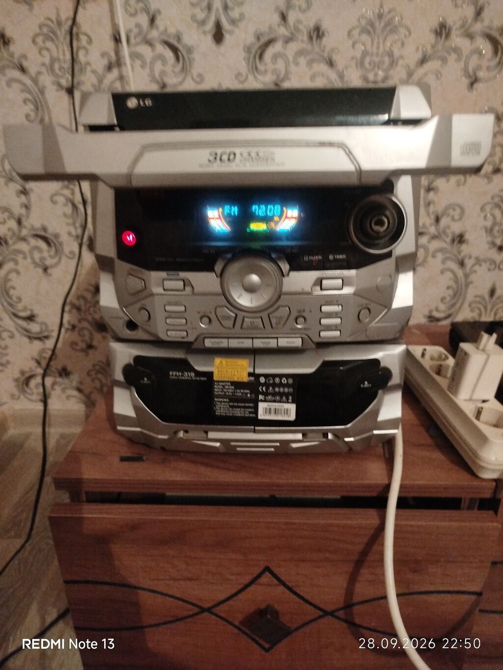 LG FFH-315 mini audio sistem - 3 CD changer: eyni vaxtda 3 disk — Akustik sistemlər, Mingəçevir (4)