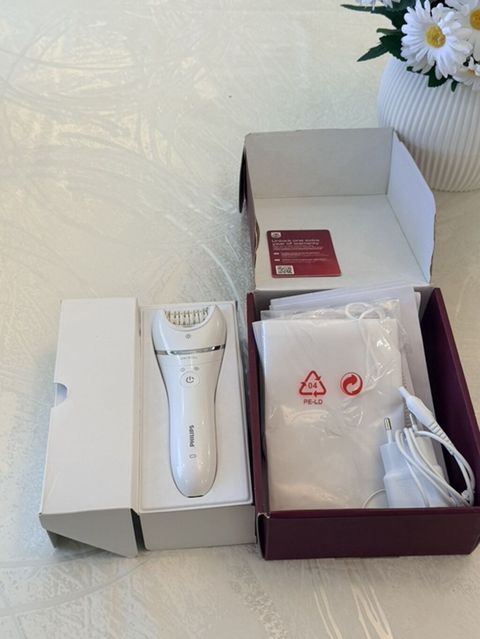 Philips Epilator Series 8000 (BRE700) Xüsusiyyətlər: - Wet & Dry — Bakı