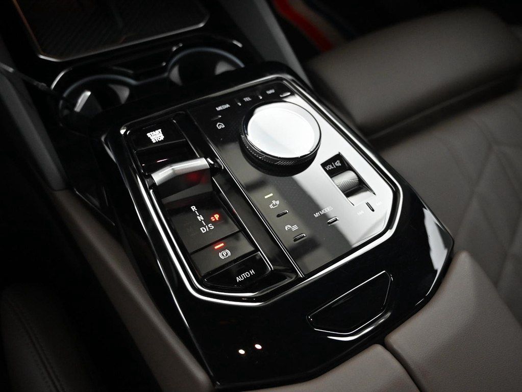 BMW 520d, 2.0 L, 2024 il, 41 903 km — Avtomobillər (12)