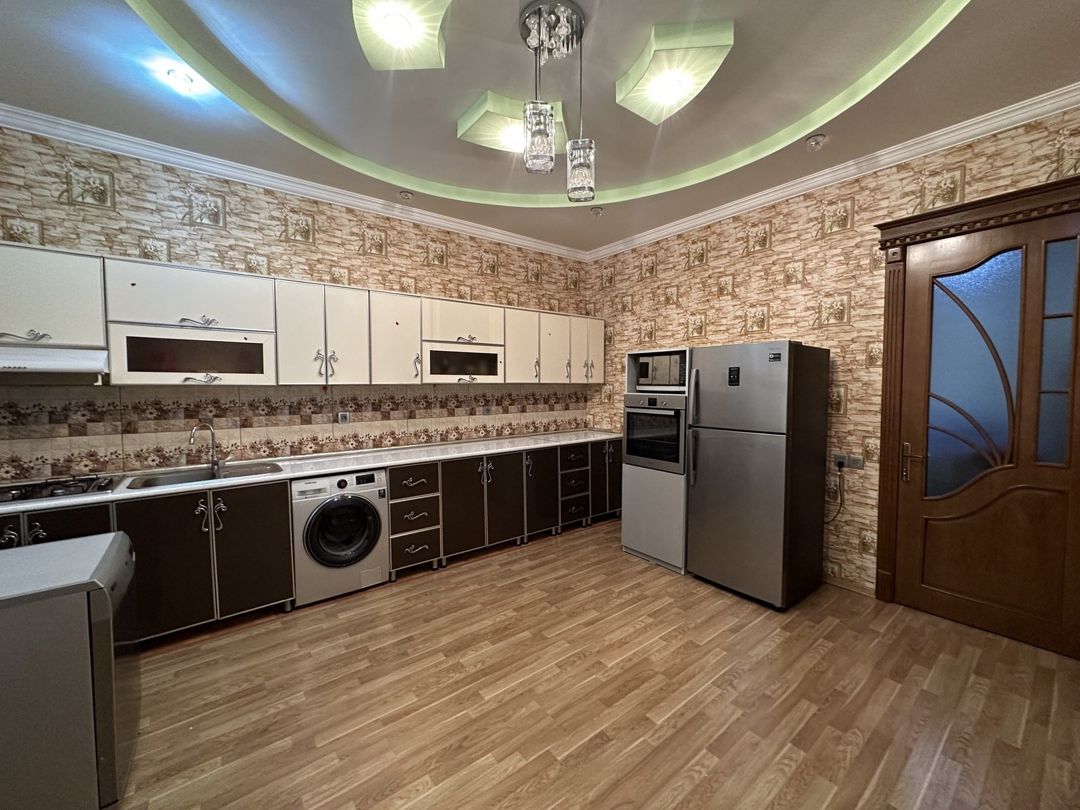 Satılır 5 otaqlı həyət evi/bağ evi 200 m² — Ev, villa, Bakı (10)
