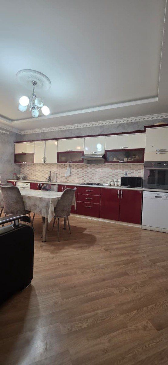 Satılır 5 otaqlı həyət evi/bağ evi 300 m² — Ev, villa, Bakı (5)