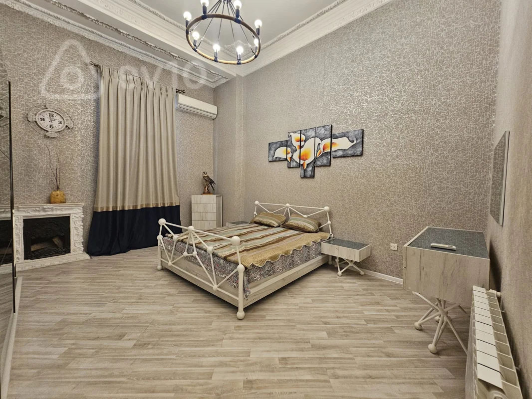 2 otaqlı mənzil, 110 m², İstiqlaliyyət küçəsi — kirayə — Mənzil, Bakı (3)