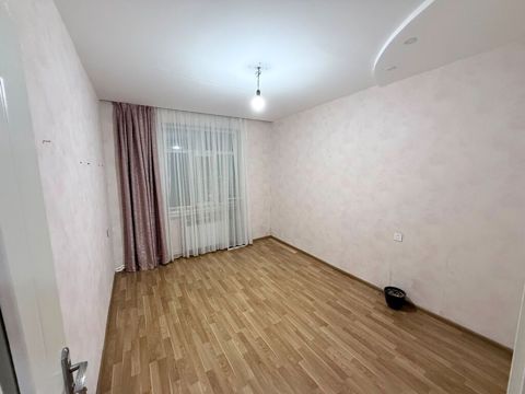 Bakı, Binəqədi qəs., 3 otaqlı, Köhnə tikili, m. Azadlıq Prospekti, 80 kv. m — Bakı