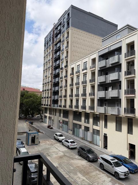 Satılır 4 otaqlı yeni tikili 225 m² — Bakı