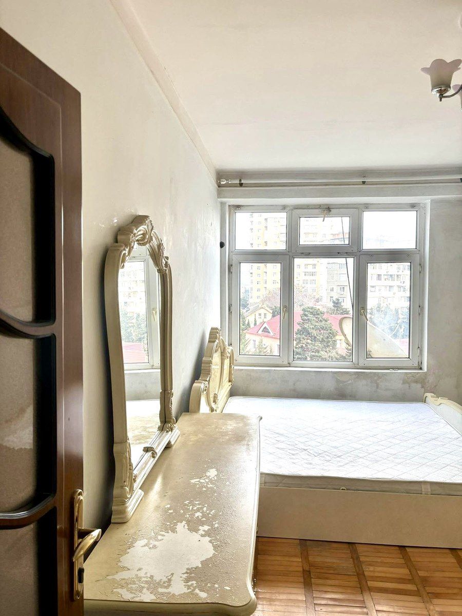 Satılır 2 otaqlı köhnə tikili 45 m² — Mənzil, Bakı (2)