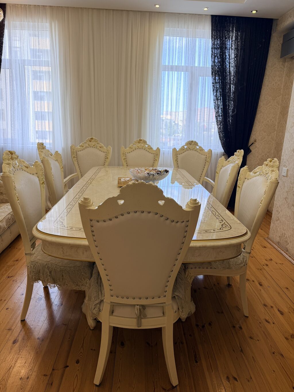 Qonaq otağı üçün, Yeni, Açılan, Dördbucaq masa, 8 stul — Masalar və stullar, Bakı (2)