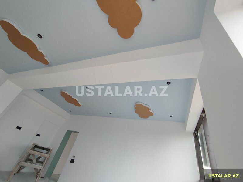 oboy boya ustasi — Divar kağızının yapışdırılması, Bakı