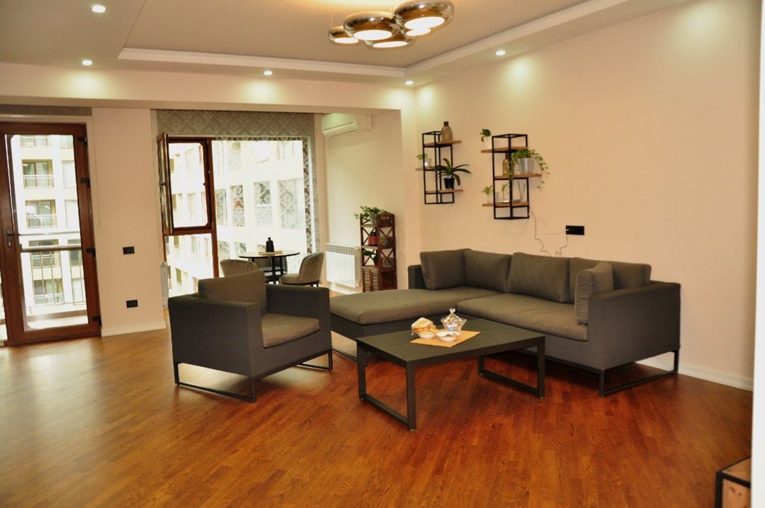İcarəyə verilir 3 otaqlı yeni tikili 150 m² — Mənzil, Bakı (2)