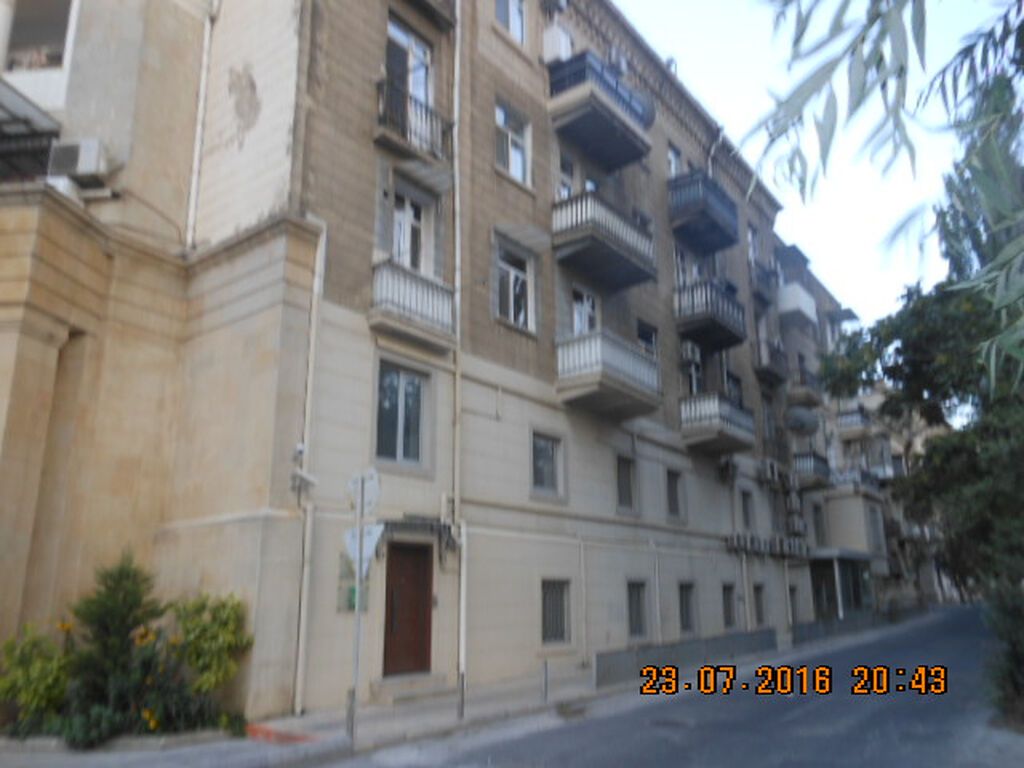 Bakı, Yasamal, 2 otaqlı, Köhnə tikili, m. Elmlər Akademiyası, 60 kv. m — Mənzil, Bakı