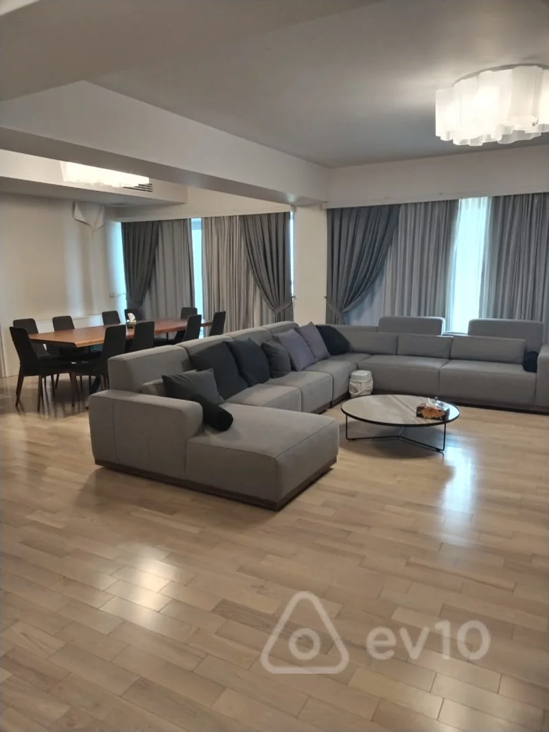 5 otaqlı mənzil, 300 m², Abdula Şaiq küc — kirayə — Bakı